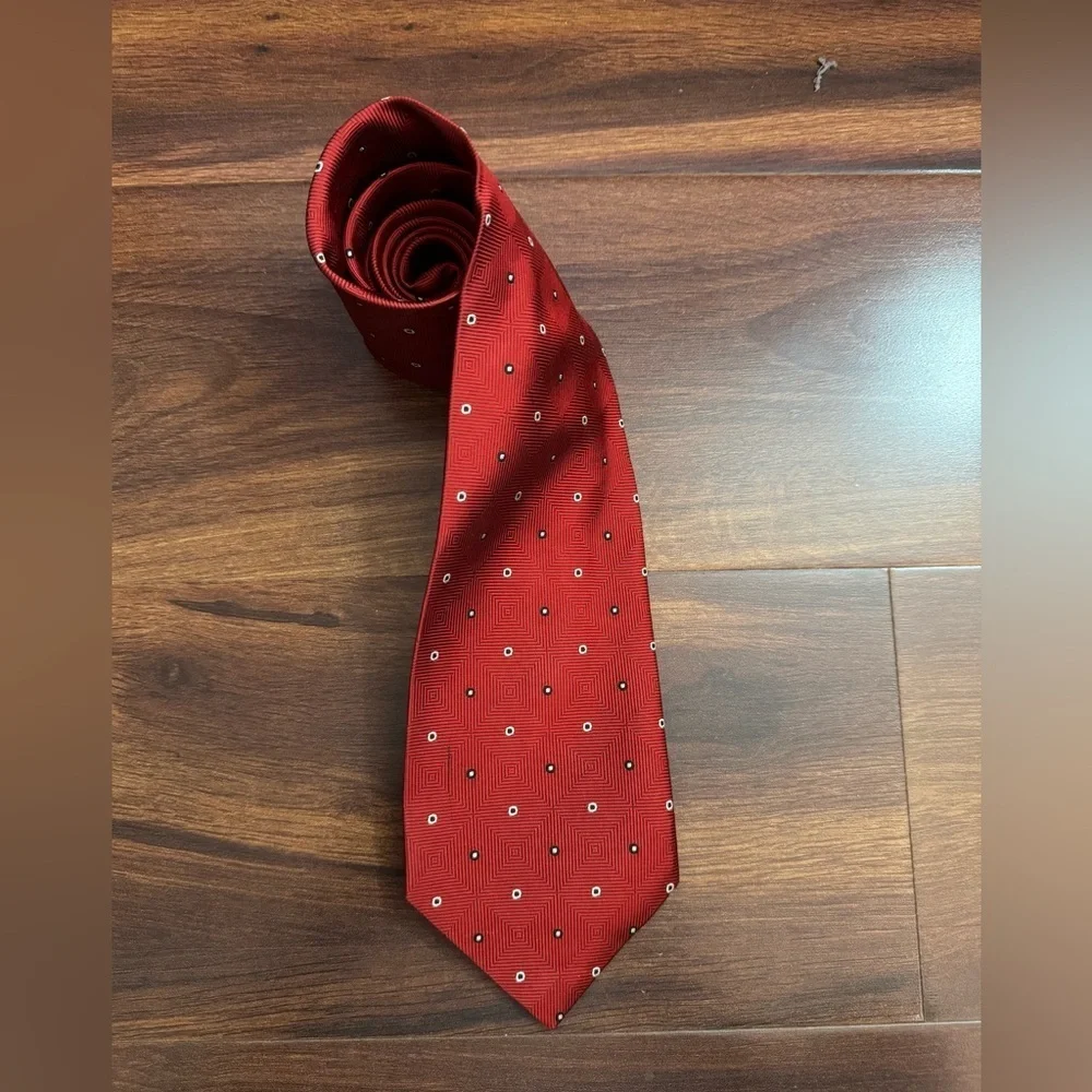 Brooks Brothers Makers Burgundy Pure Silk Tie with Geometric Design